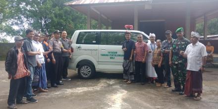 Bantuan Ambulance Desa dari Yayasan Tangan Pertolongan Bali